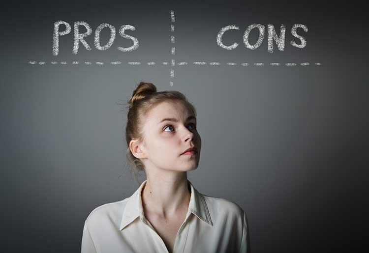 The-Pros-And-Cons-Of-Outsourcing-Your-Accounts-Payable